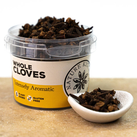 Cloves whole in a pot